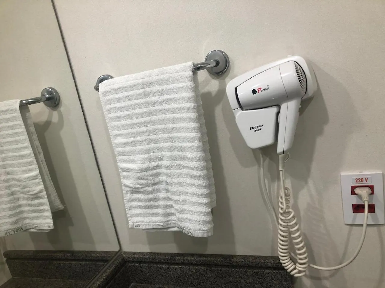 Flat Com Conforto E Requinte Em Frente Aeroporto - H1001 Sao Paulo